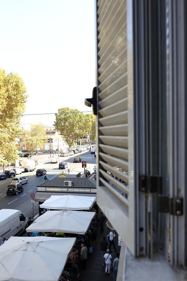 Enjoy Roma Bed and Breakfast Εξωτερικό φωτογραφία