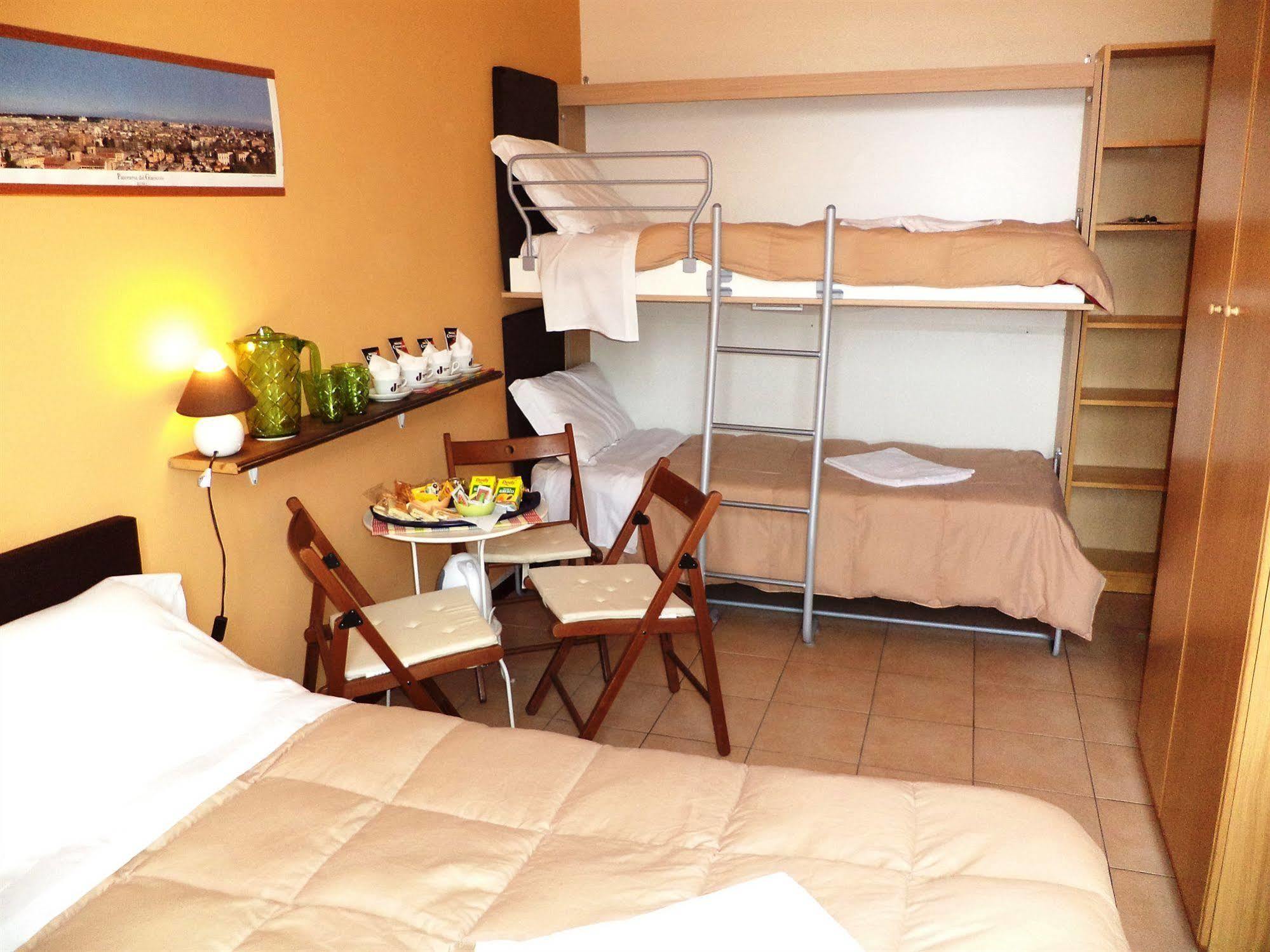 Enjoy Roma Bed and Breakfast Εξωτερικό φωτογραφία