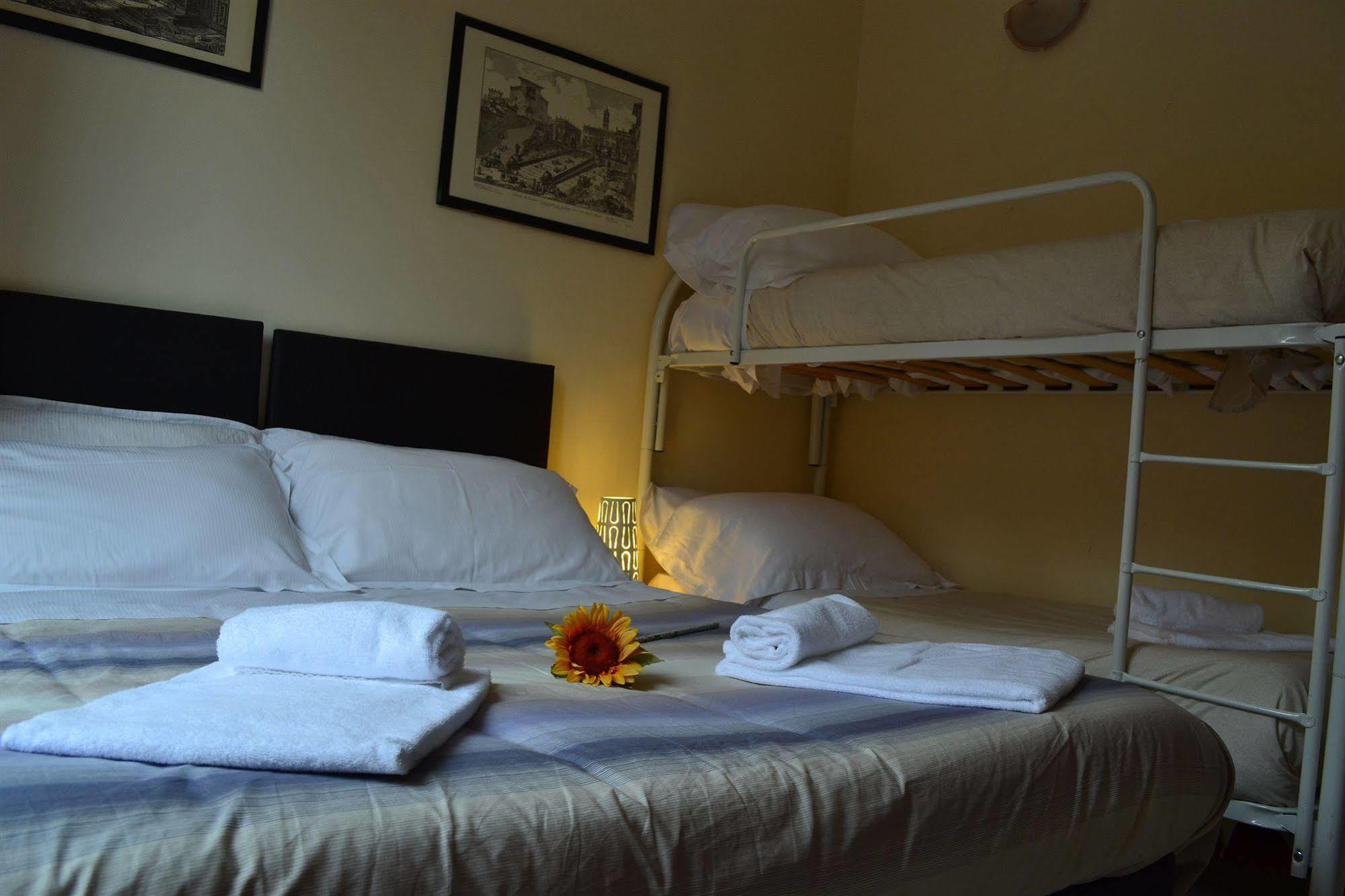 Enjoy Roma Bed and Breakfast Εξωτερικό φωτογραφία